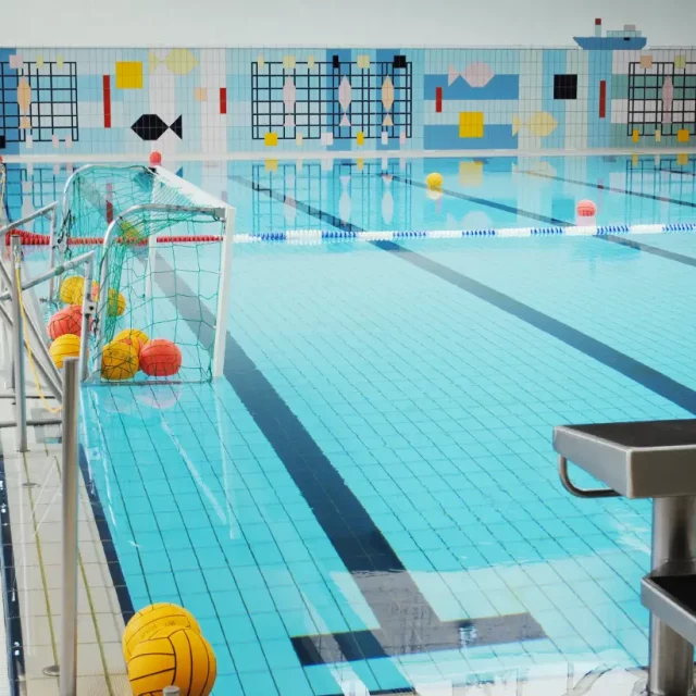 Wasserfussball in der 25-Meter-Schwimmhalle